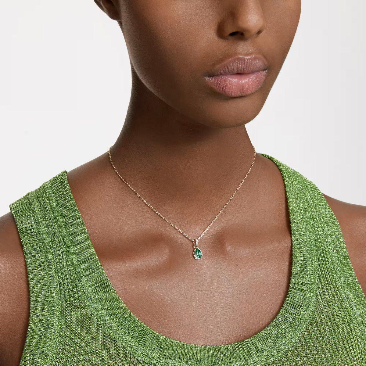 Swarovski Chroma Pear cut, Green, 18K gold finish Pendant