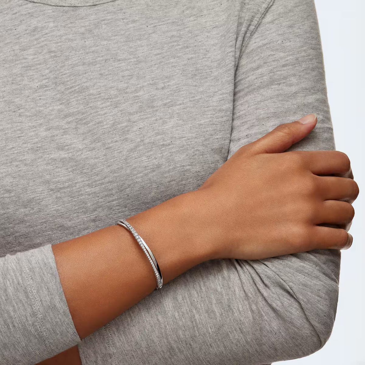 Swarovski Hypberbola Round cut, White, Rhodium plated Bangle