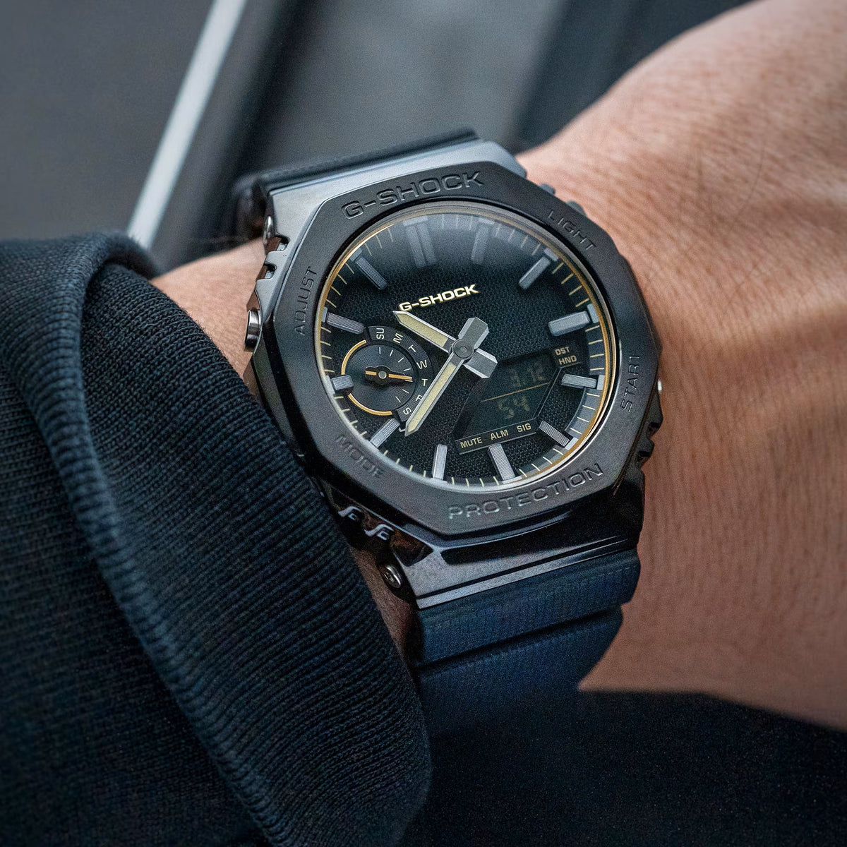 G-SHOCK 2100 Series Luxe Black and Gold Steel GM-2100LXB-1A9ER
