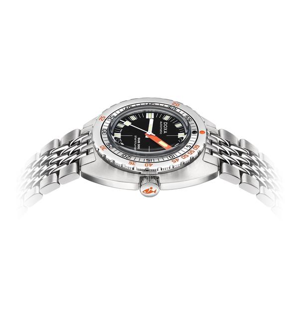 Doxa SUB 300 COSC Sharkhunter Stainless Steel 821.10.101.10