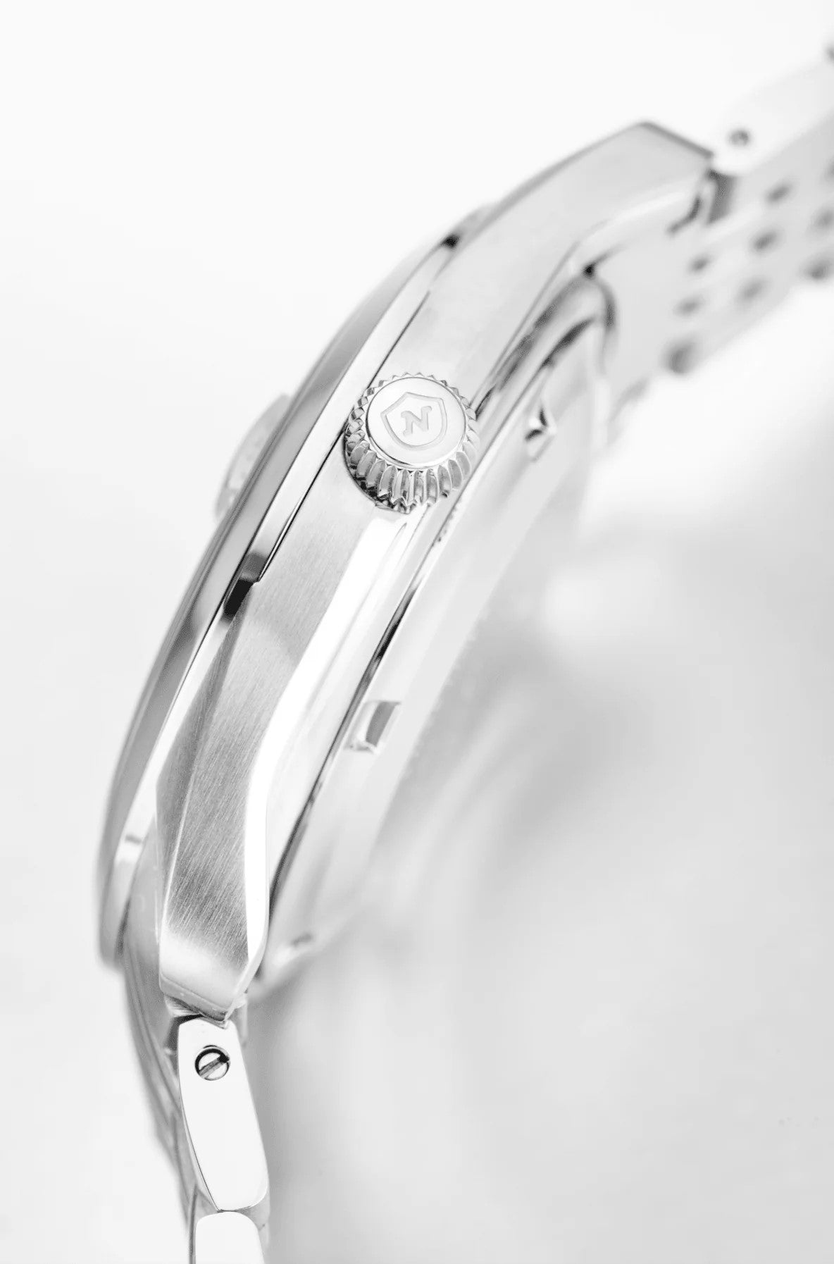 Nivada Grenchen Antarctic Spider 38mm Salmon Date Dial