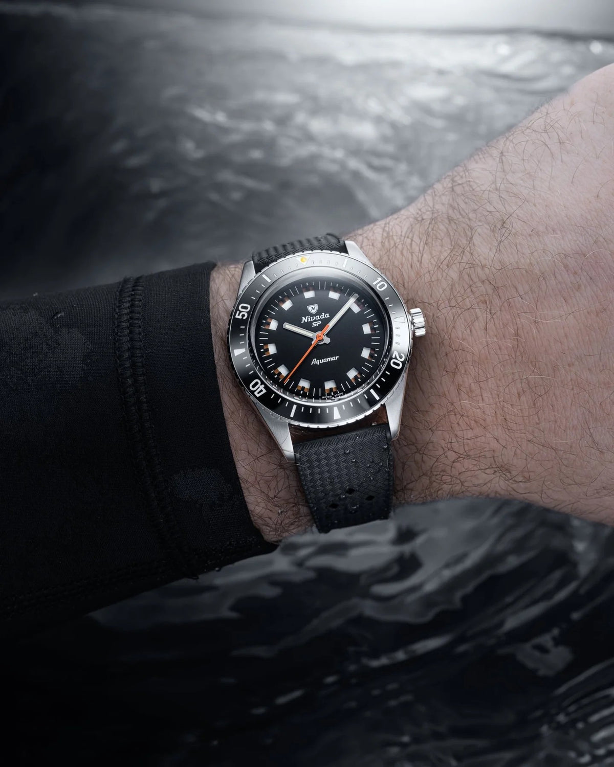 Nivada Grenchen Aquamar Black Automatic Rubber tropic 38mm Watch 32068A01