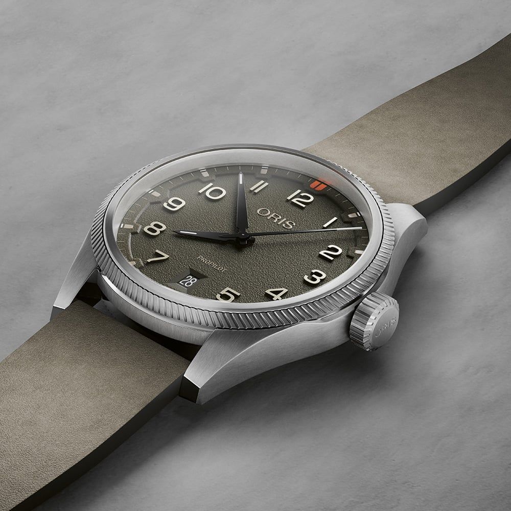 Oris ProPilot Date Green Dial, Leather Strap 41mm Watch