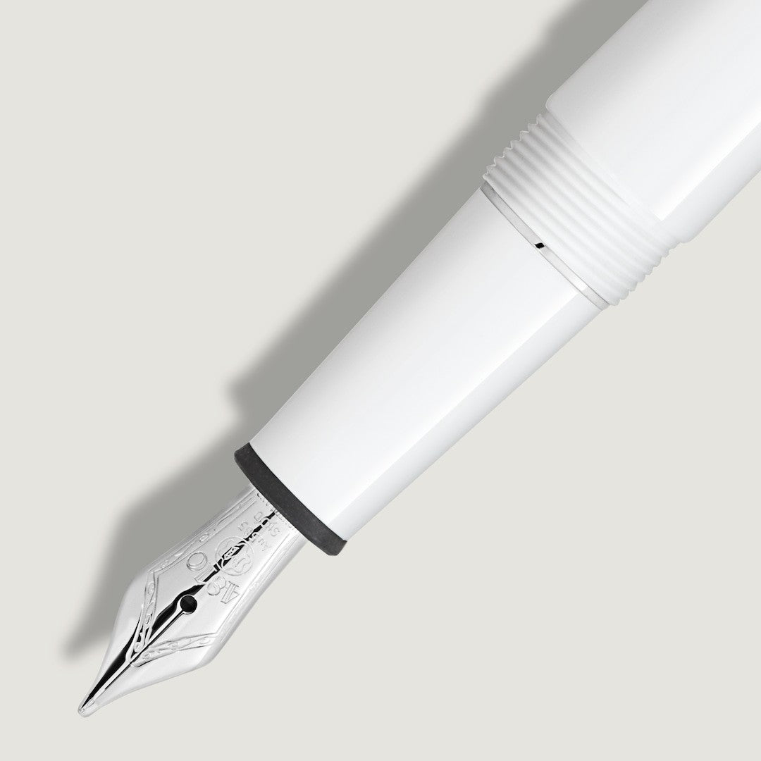 Montblanc Meisterstück White Classique Fountain Pen MB137120