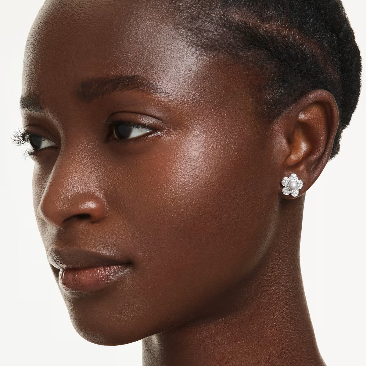 Swarovski Ariana Grande x Crystal pearl, Round cut, Flower, White, Rhodium plated earrings