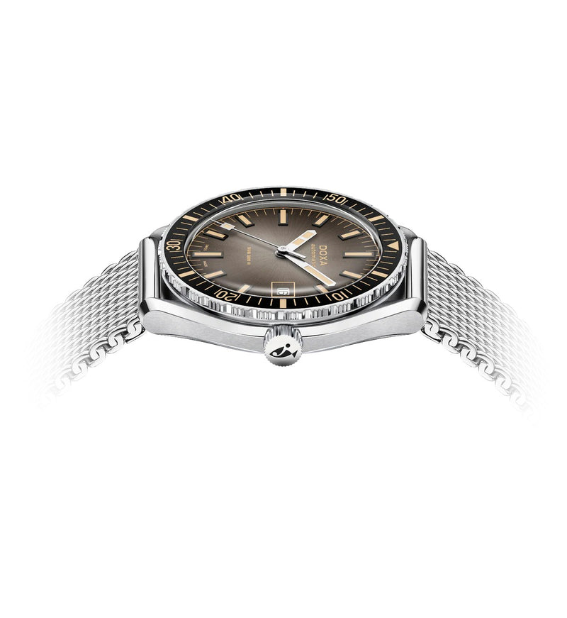 Doxa SUB 200 II Sharkhunter Vintage Black  Mesh Bracelet 44mm Watch 795.10.101B