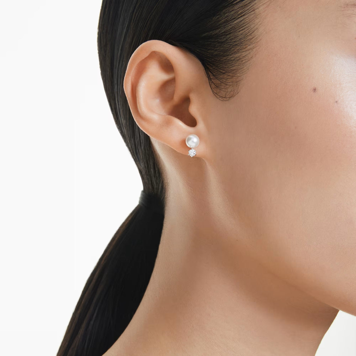 Swarovski Matix Crystal pearl, Round cut, White, Rhodium plated Stud Earrings