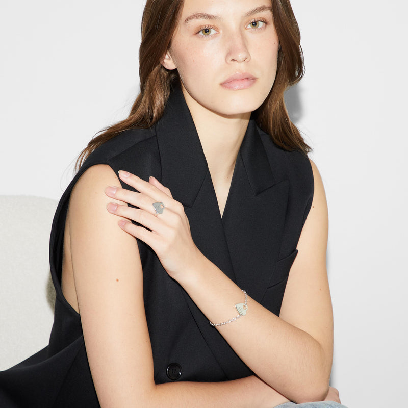 Gucci Trademark Sterling Silver Heart Chain Bracelet