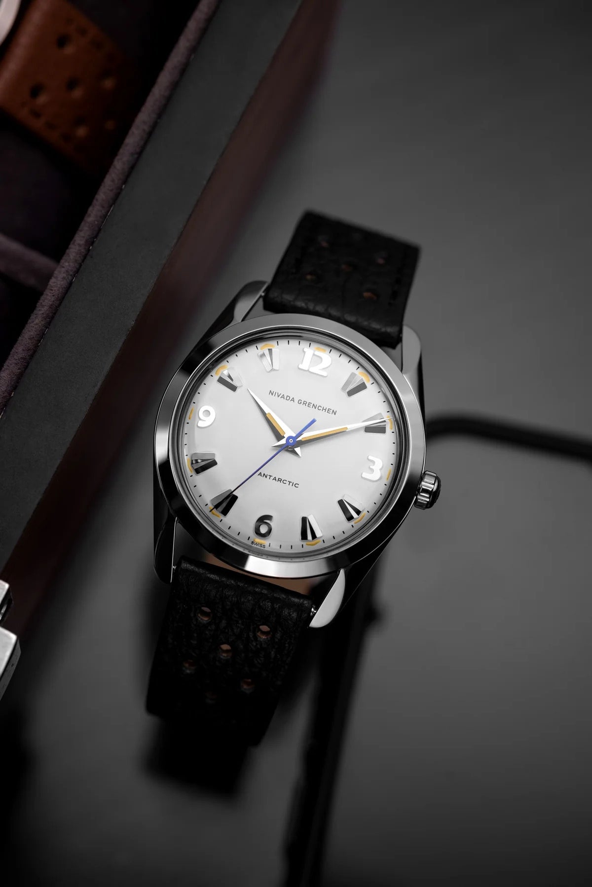 Nivada Grenchen Antartic 35mm - White & Beige Luminova 35mm 35003M40