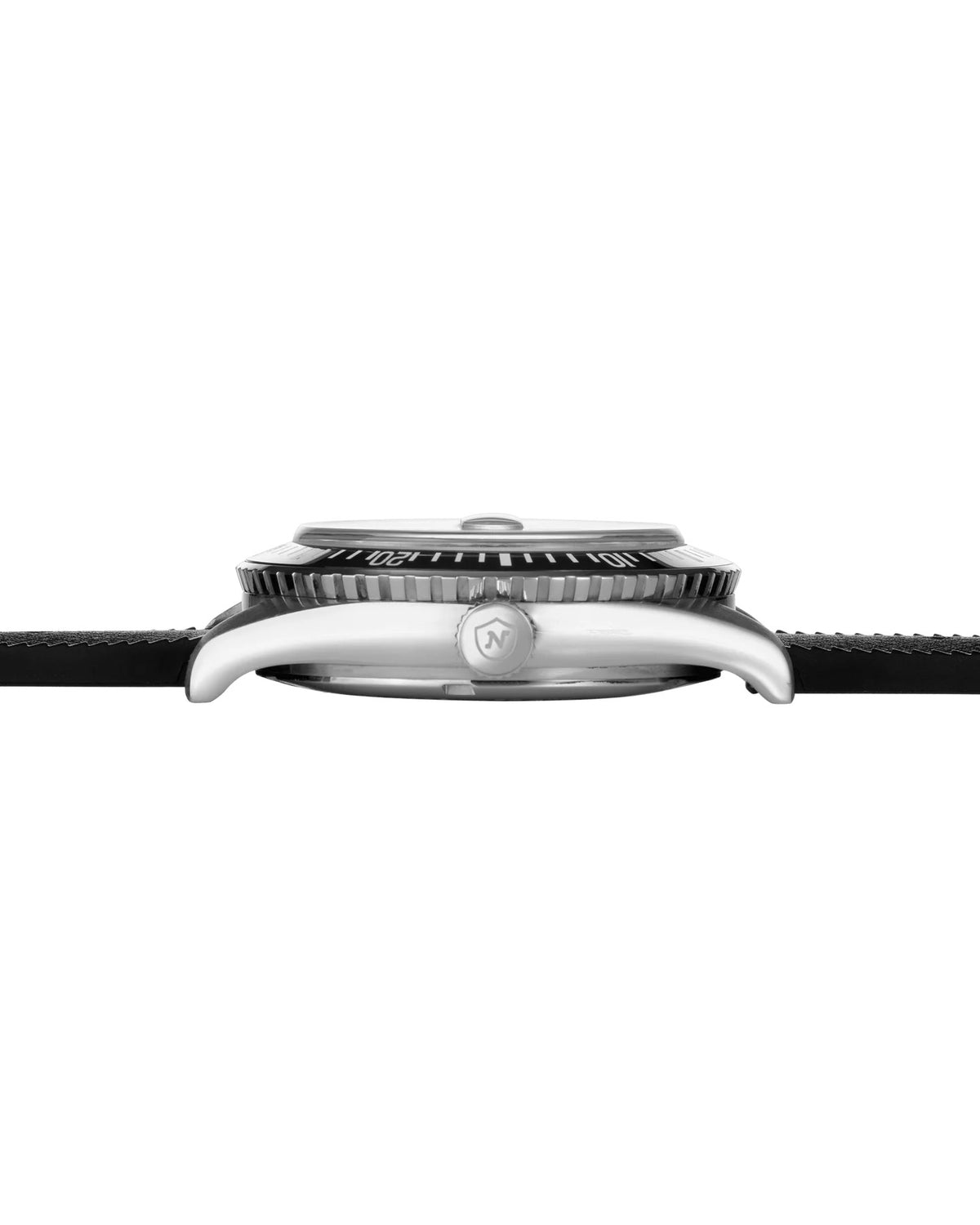 Nivada Grenchen Antarctic Diver, No Date on Rubber Tropic 38mm Watch 32044A01