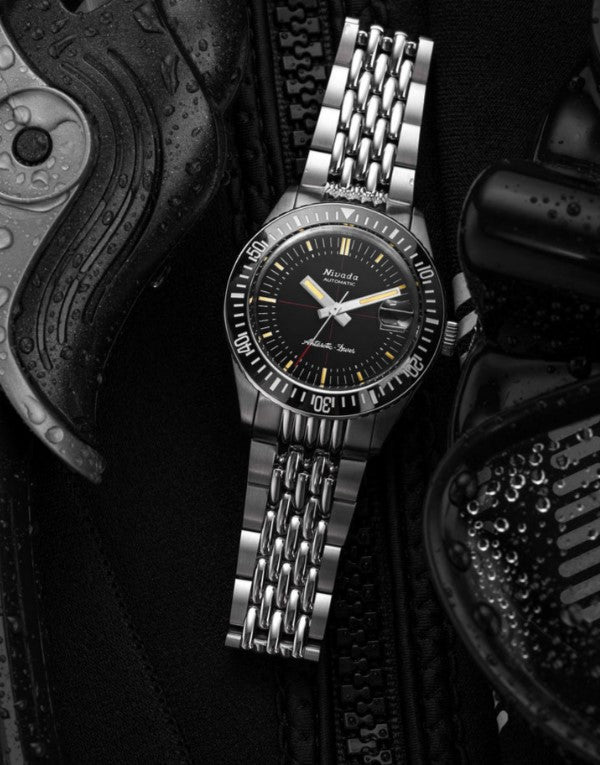 Nivada Grenchen Antarctic Diver 38mm Black Watch 32038A04