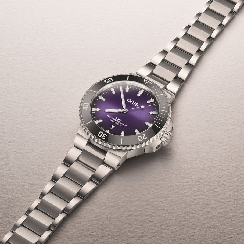 Oris Aquis Date Taste of Summer 43.5mm Watch 01 733 7789 4158-07 8 23 04PEB