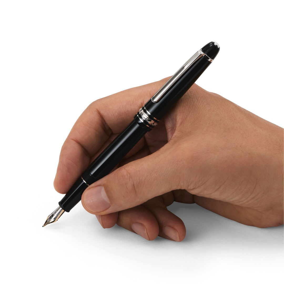 Montblanc Meisterstück Platinum-Coated Classique Medium Fountain Pen MB132468