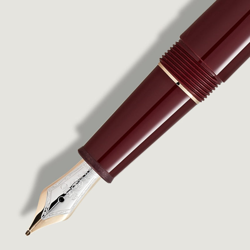 Montblanc Meisterstück Burgundy Red Classique Fountain Pen MB133014